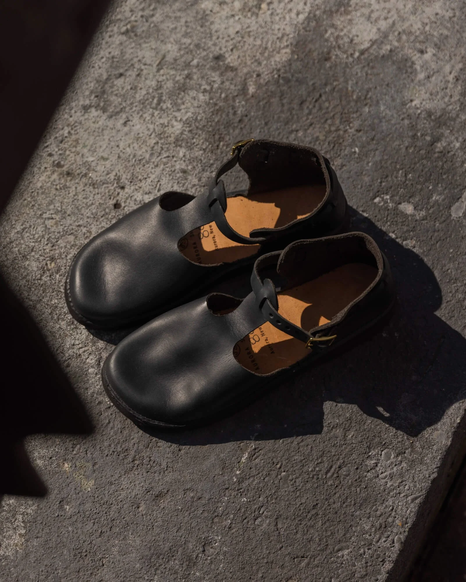 未使用級✨️ AURORA SHOES WEST INDIAN BLACK T-Strap - BLACK | Aurora Shoe Co.